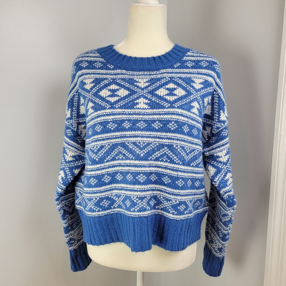 American Eagle Sweater